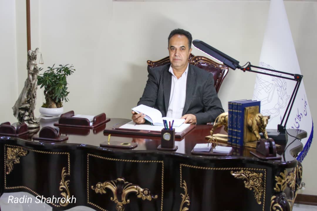 آقای محمود پاکدلیان.