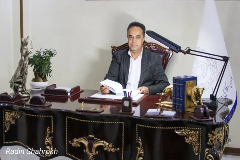 آقای محمود پاکدلیان.