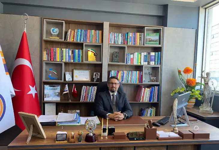 دکتر بهزاد خوئی