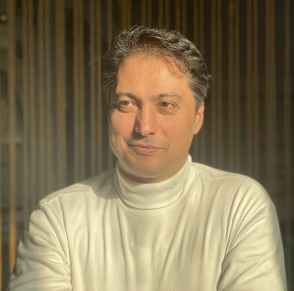 فرزاد وکیلی