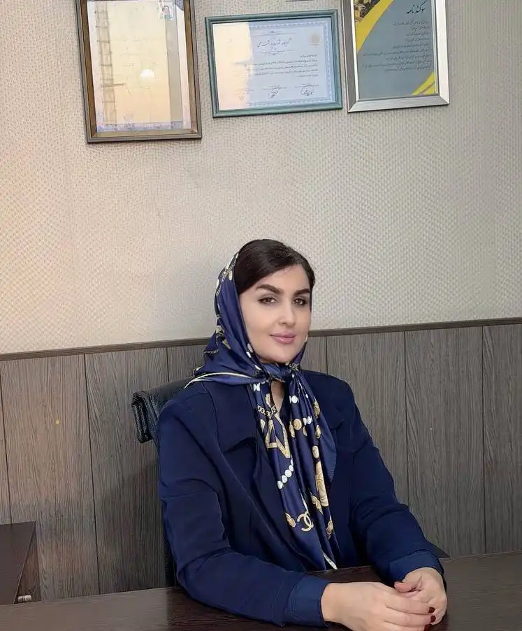 خانم مونا نیکنام